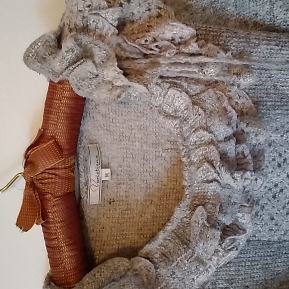 Womens Sweater - Picture 2 of 6